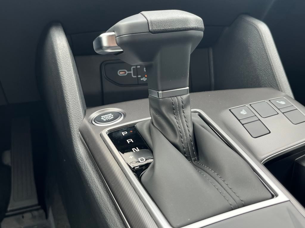 Vehicle image 30 of 46
