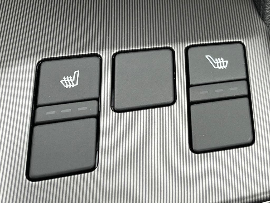 Vehicle image 31 of 46