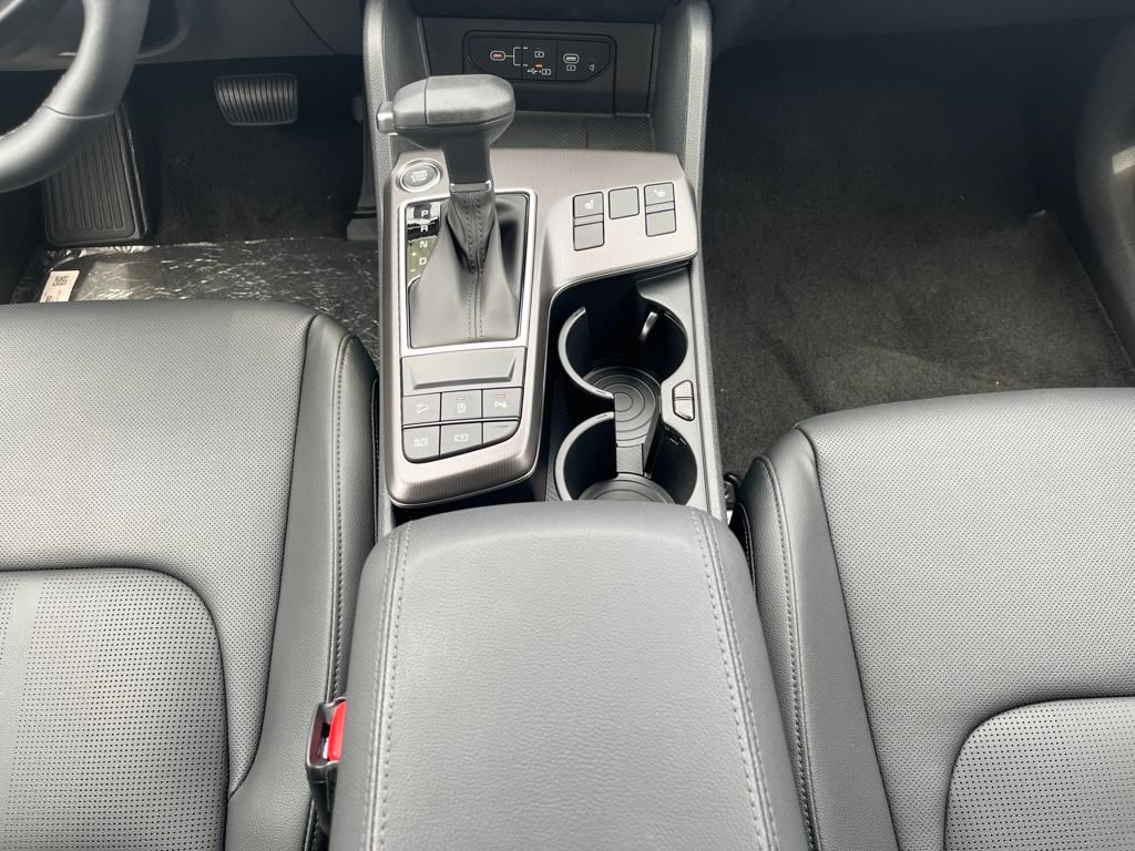 Vehicle image 33 of 46