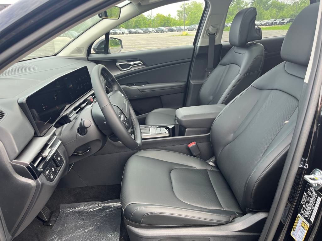 Vehicle image 13 of 46