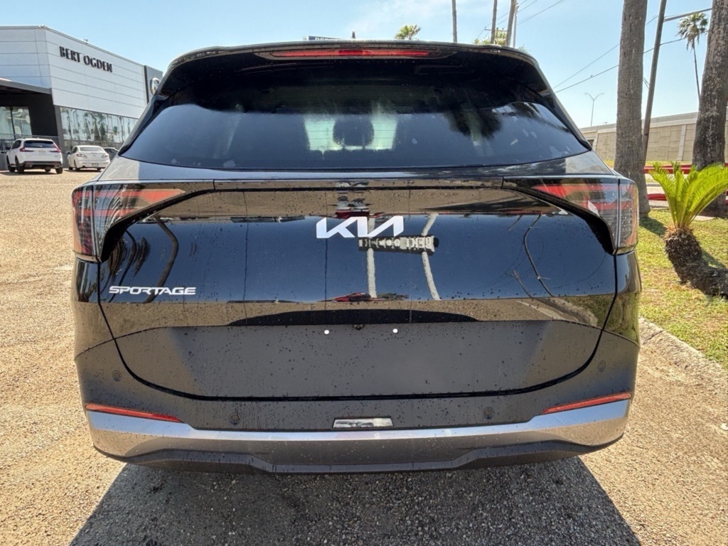 2026 Kia Sportage EX Image 3 of 21