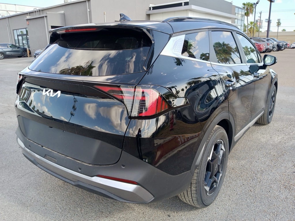 2026 Kia Sportage EX Image 3 of 19