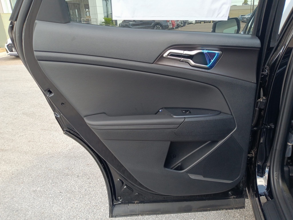 2026 Kia Sportage EX Image 17 of 19