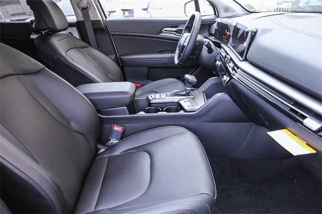 Vehicle image 19 of 40