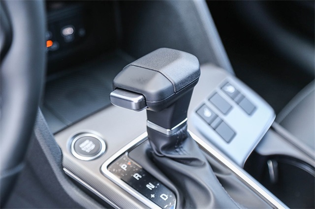 Vehicle image 22 of 40