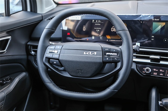 Vehicle image 18 of 40