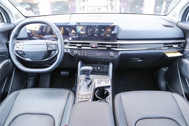 Vehicle image 15 of 40