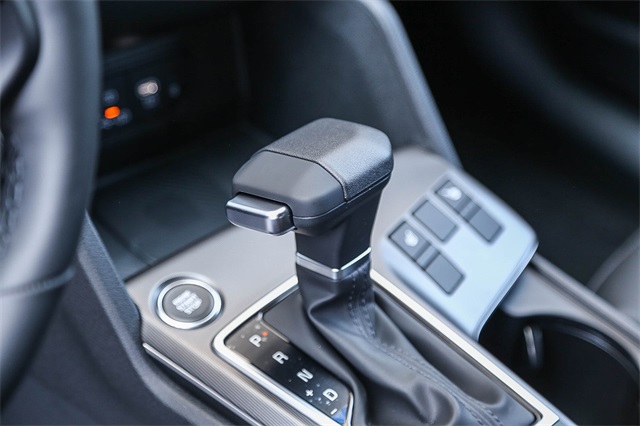 Vehicle image 35 of 40
