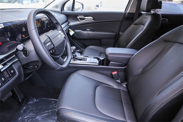 Vehicle image 33 of 40
