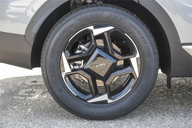 Vehicle image 10 of 40