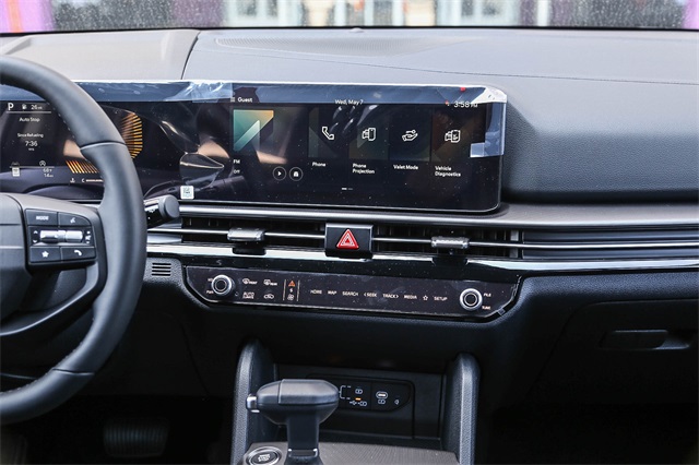 Vehicle image 16 of 40