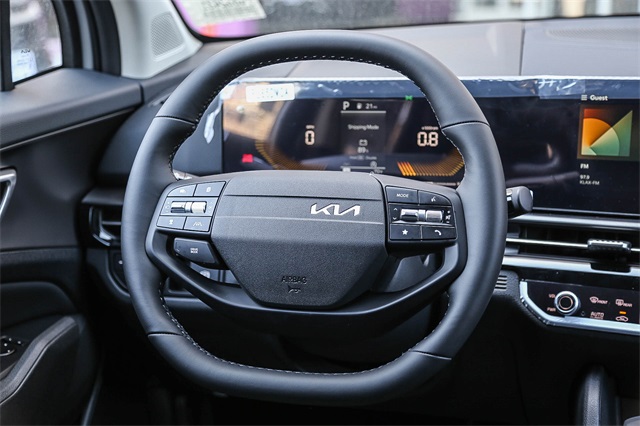Vehicle image 31 of 40