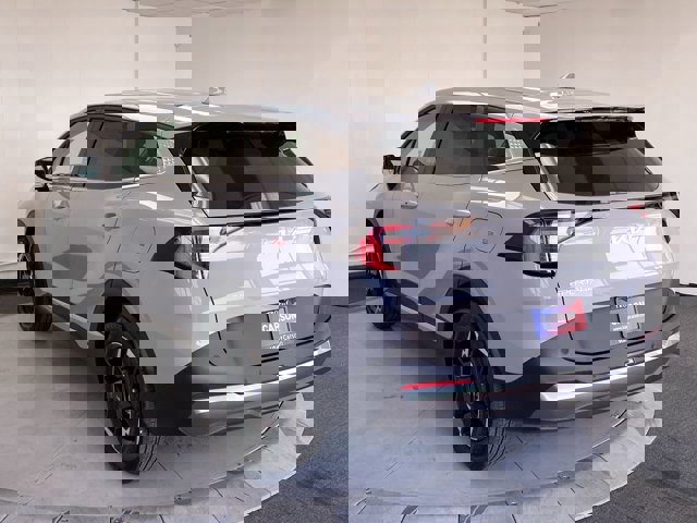 2026 Kia Sportage EX Image 7 of 33