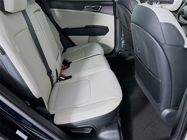 2026 Kia Sportage EX Image 11 of 35