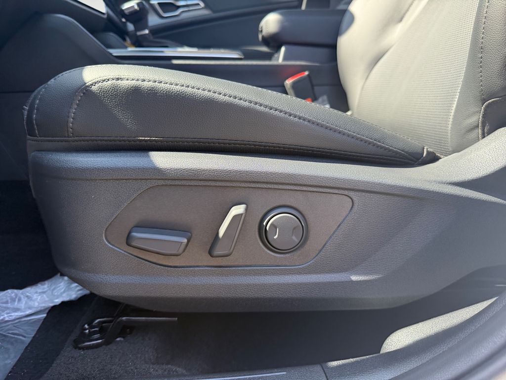 2026 Kia Sportage EX Image 18 of 20