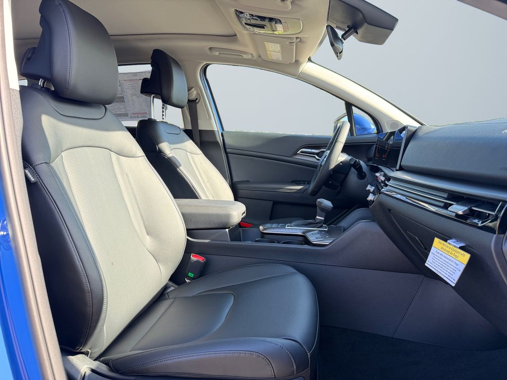 2026 Kia Sportage EX Image 12 of 20