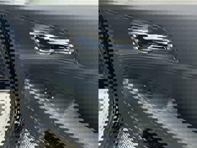 Vehicle image 32 of 35