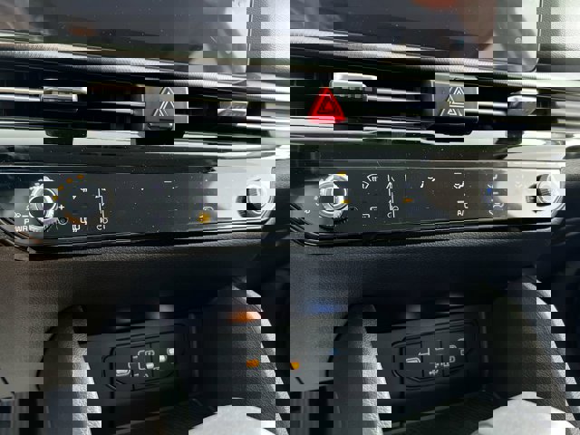 Vehicle image 25 of 35