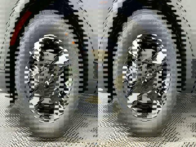 Vehicle image 13 of 35