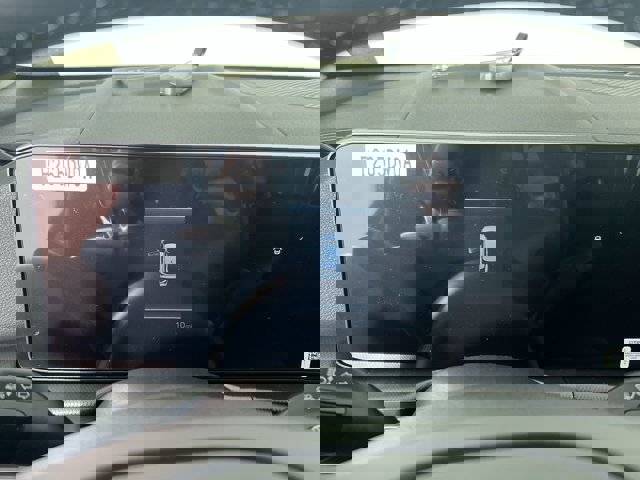 Vehicle image 21 of 43