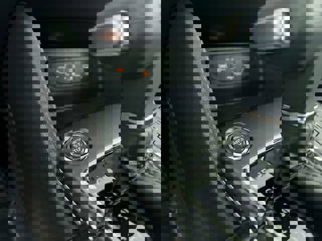 Vehicle image 20 of 35