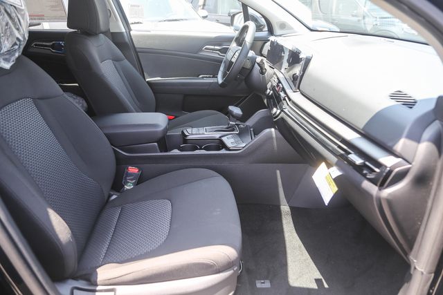 2026 Kia Sportage LX Image 13 of 28