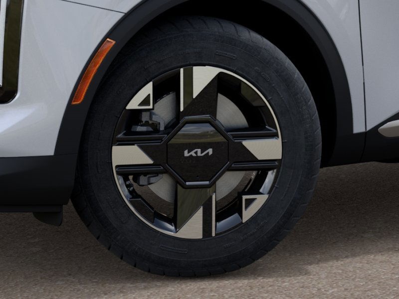 Vehicle image 9 of 27
