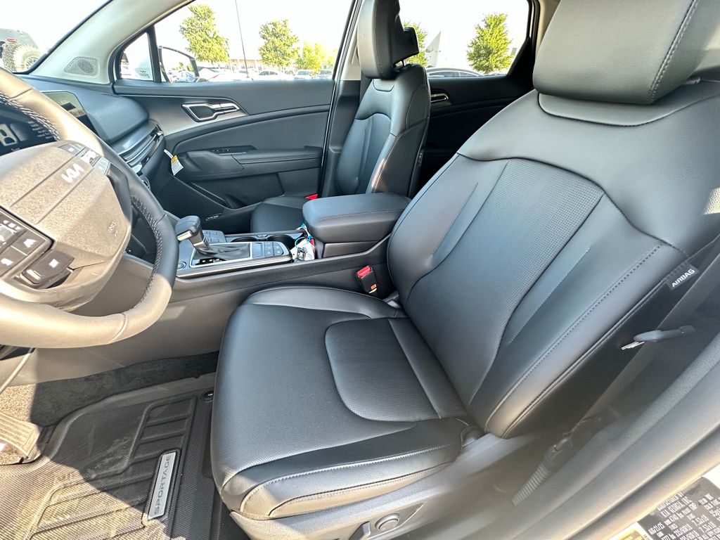 2026 Kia Sportage SX Image 12 of 26