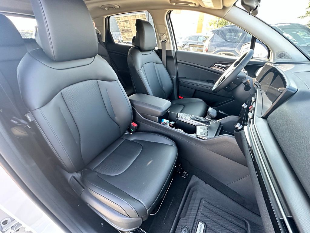 2026 Kia Sportage SX Image 13 of 26
