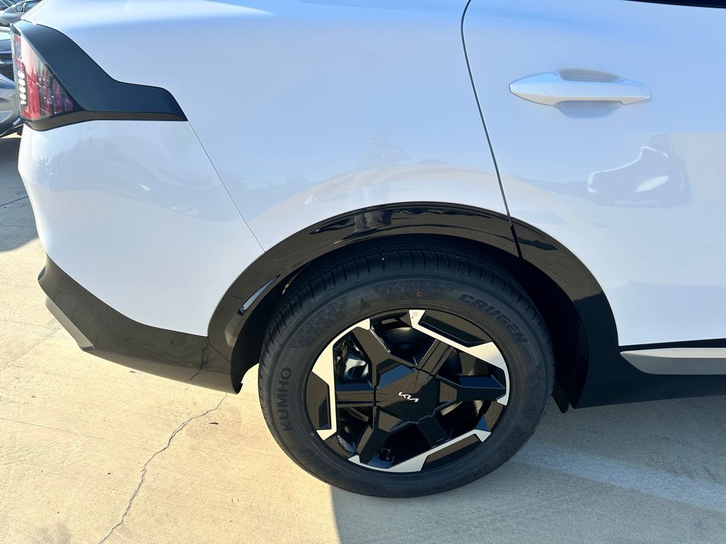 2026 Kia Sportage SX Image 8 of 26