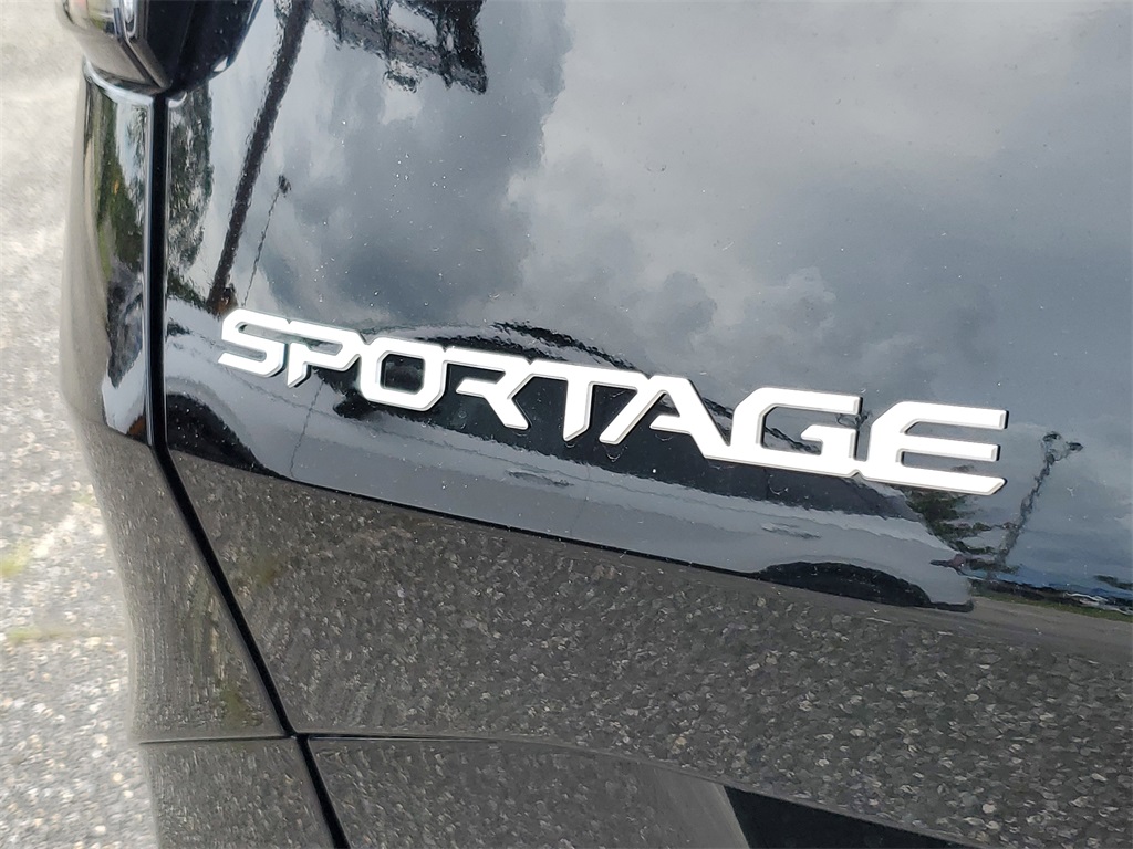 Vehicle image 27 of 30