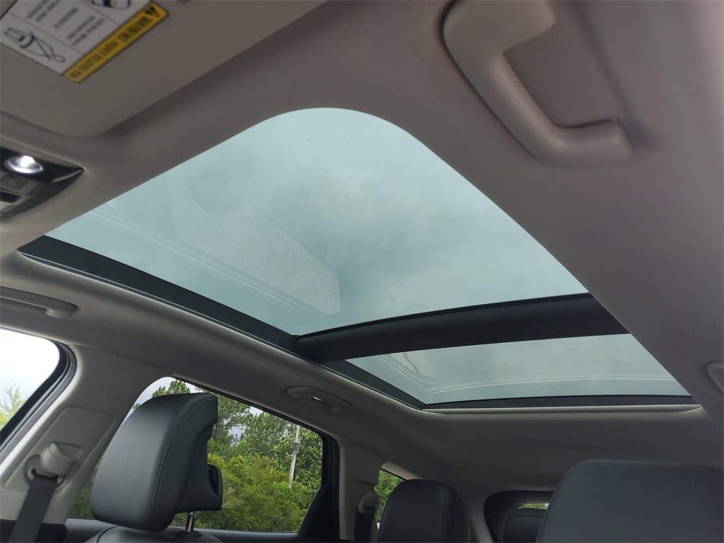 Vehicle image 10 of 30