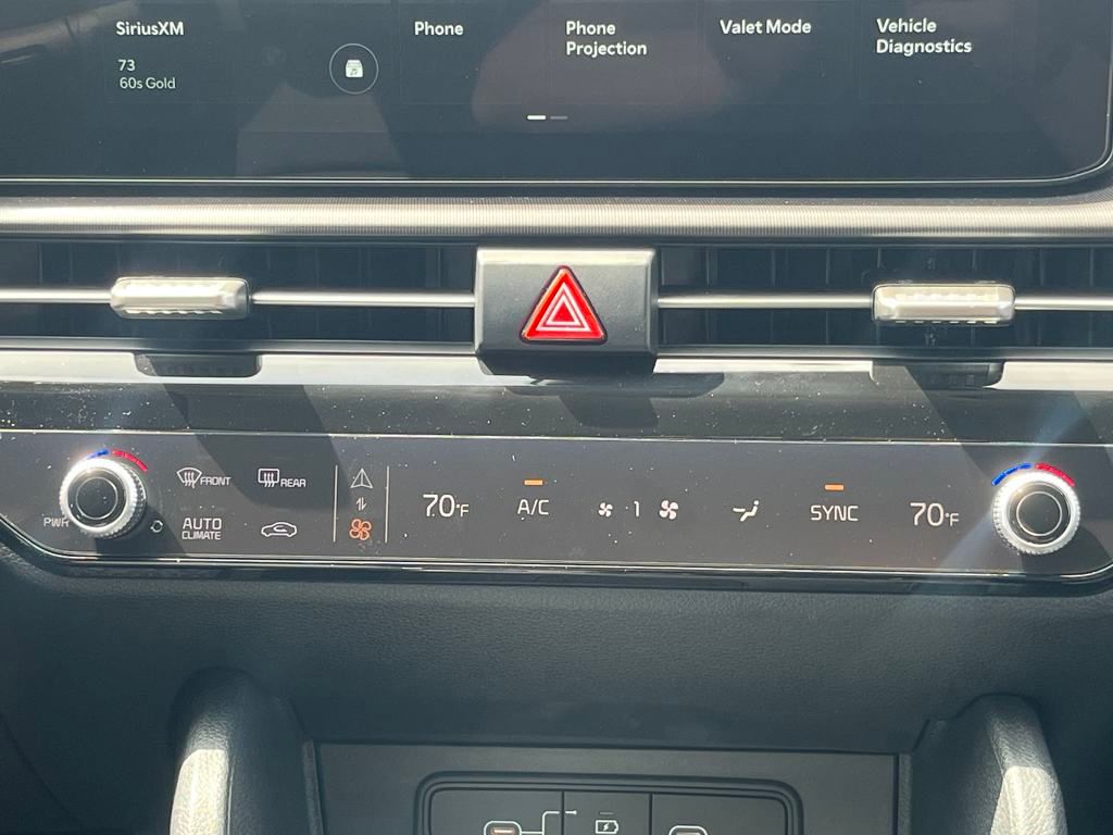Vehicle image 25 of 35