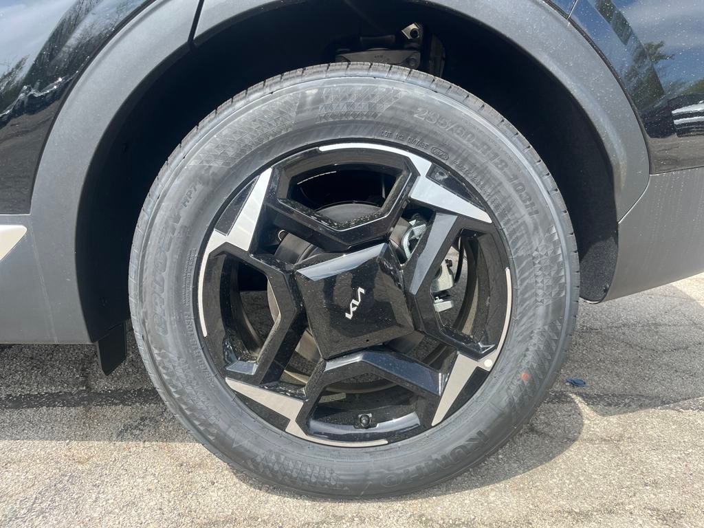 Vehicle image 10 of 35