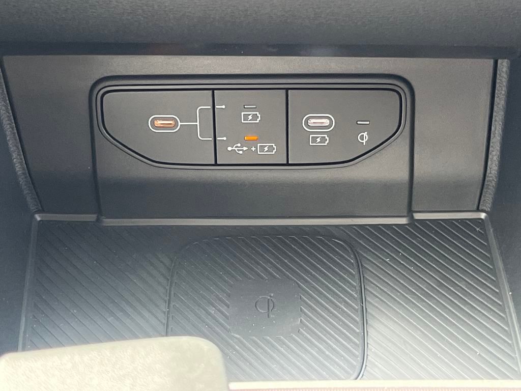 Vehicle image 26 of 35