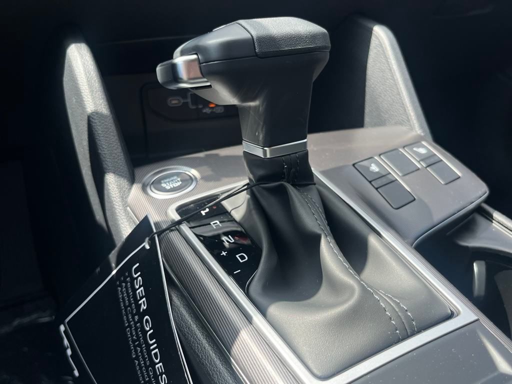 Vehicle image 27 of 35
