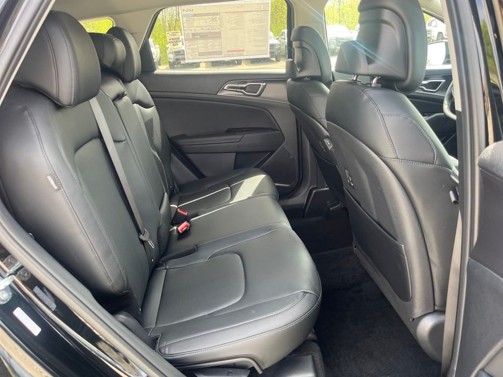 Vehicle image 16 of 35