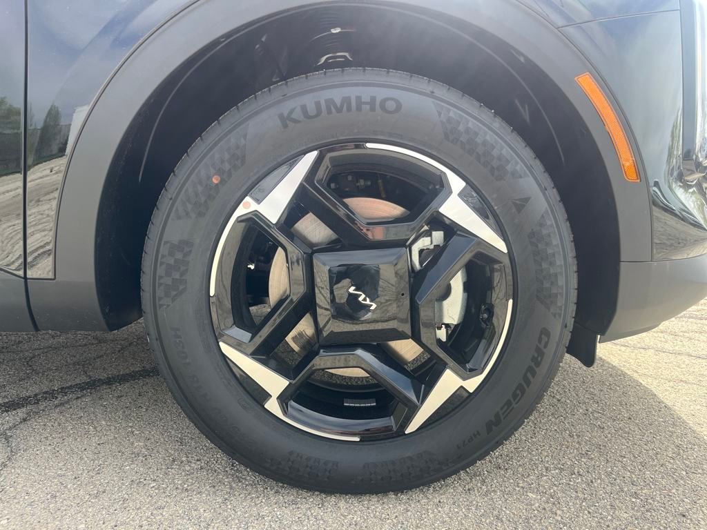 Vehicle image 11 of 35