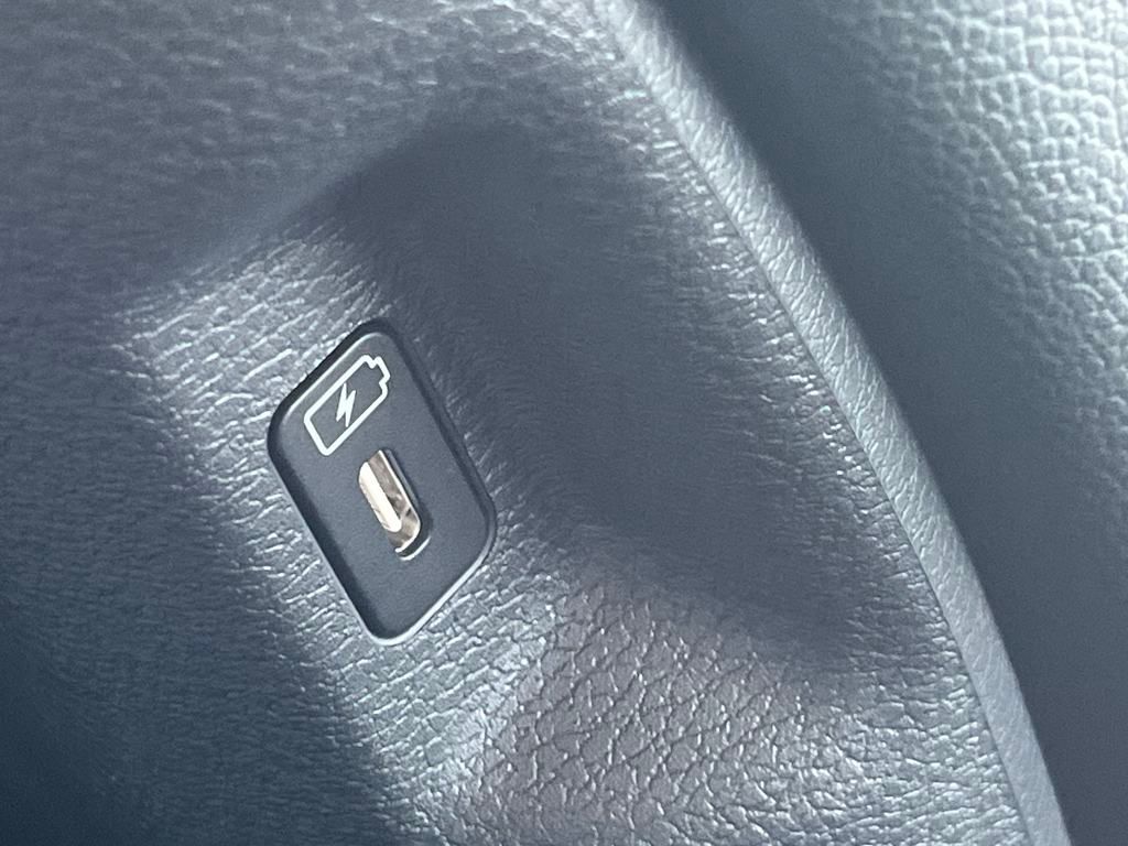 Vehicle image 32 of 35