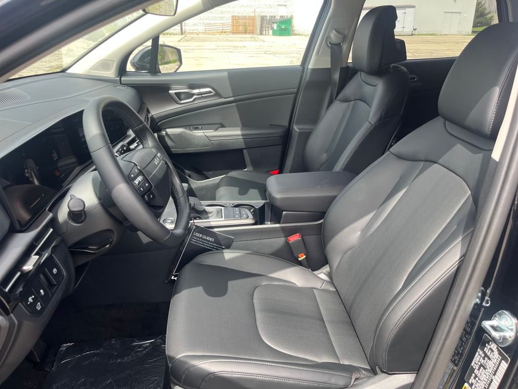 Vehicle image 13 of 35