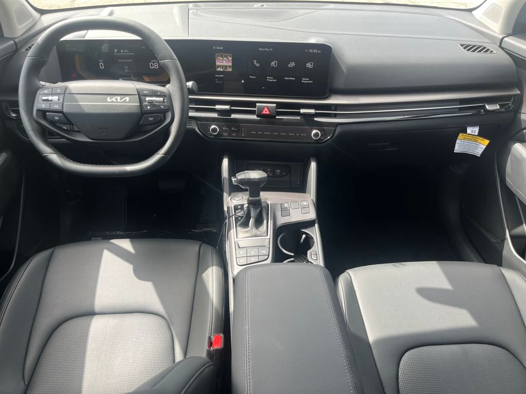 Vehicle image 17 of 35