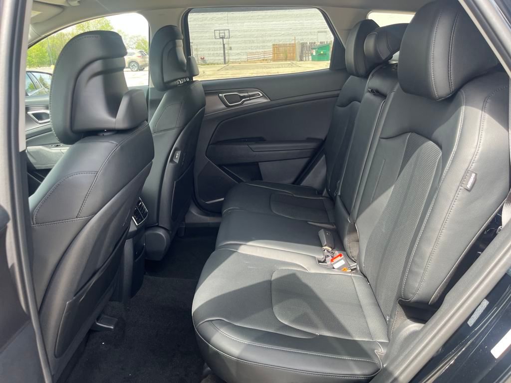 Vehicle image 14 of 35
