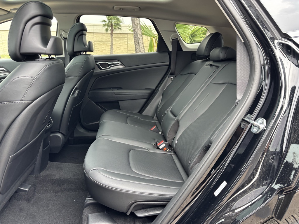 2026 Kia Sportage SX Image 18 of 24