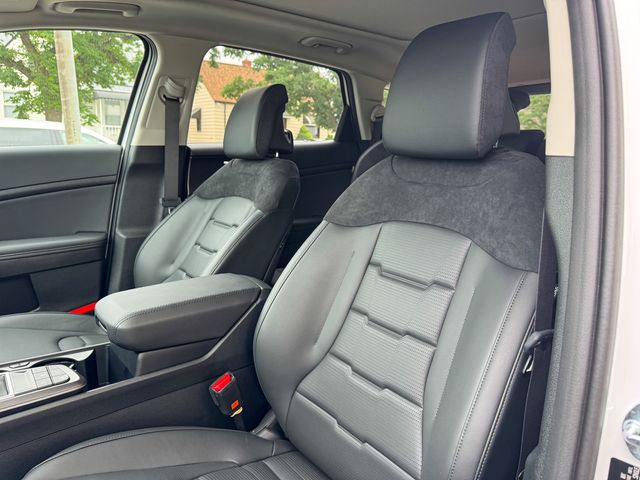 2026 Kia Sportage SX-Prestige Image 14 of 47