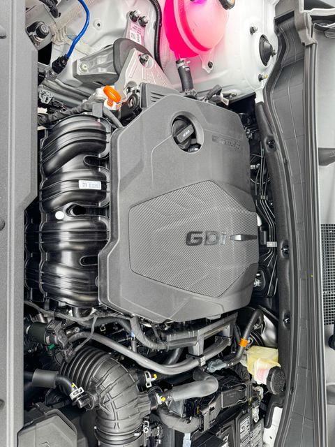 2026 Kia Sportage SX-Prestige Image 10 of 47