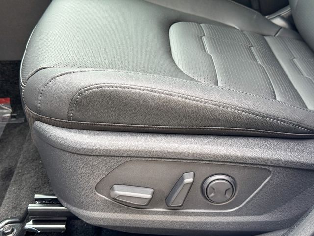 2026 Kia Sportage SX-Prestige Image 43 of 47
