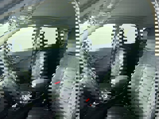 Vehicle image 14 of 36