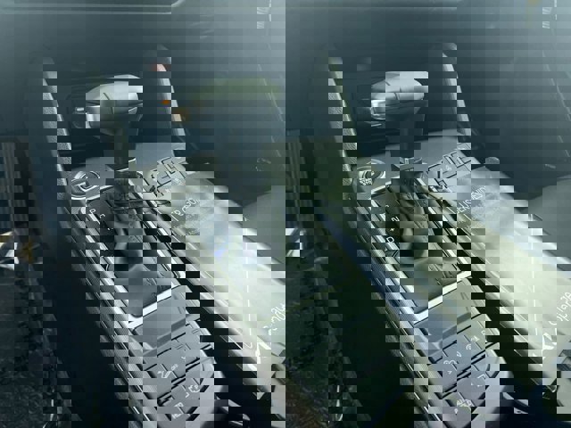 Vehicle image 24 of 36