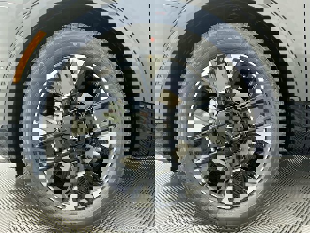 Vehicle image 13 of 36