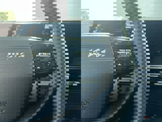 Vehicle image 19 of 36